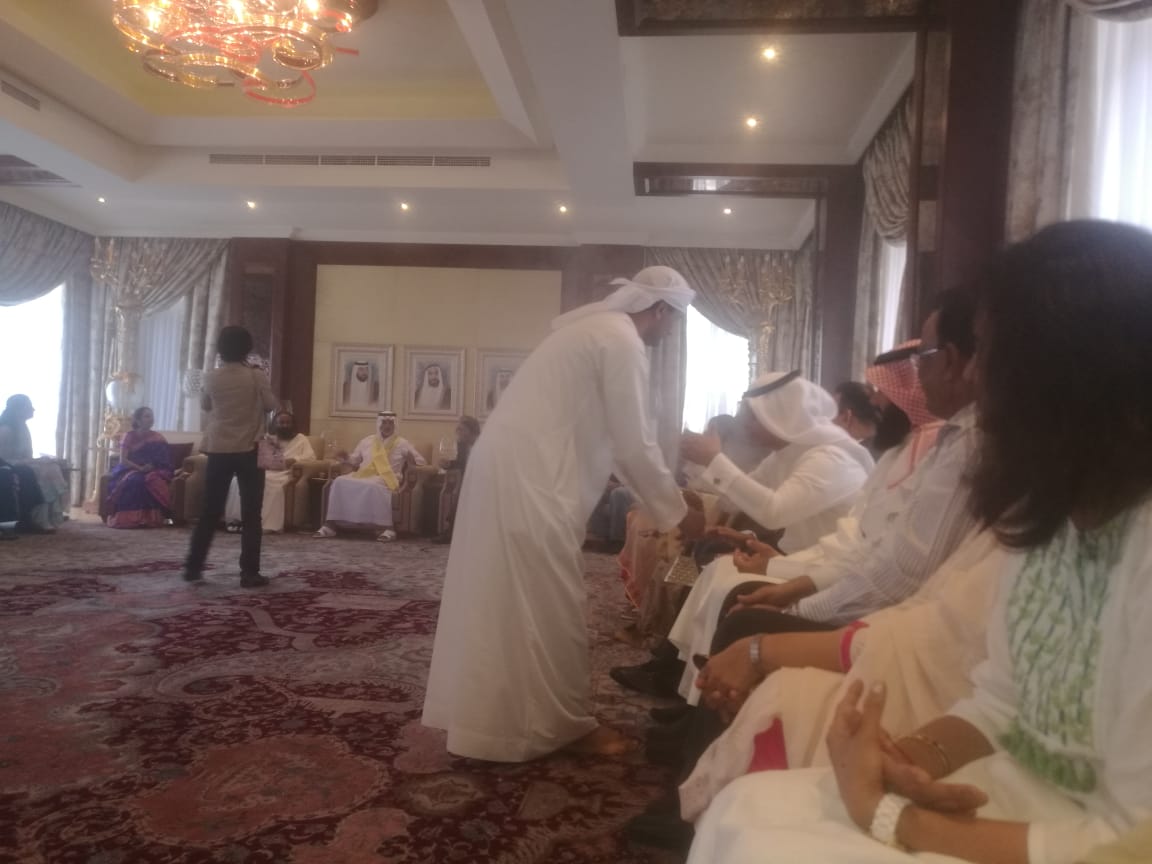 وزير التسامح الإماراتي يقيم مأدبة غداء على شرف أحد أبرز القيادات الروحية الهندوسية (5)