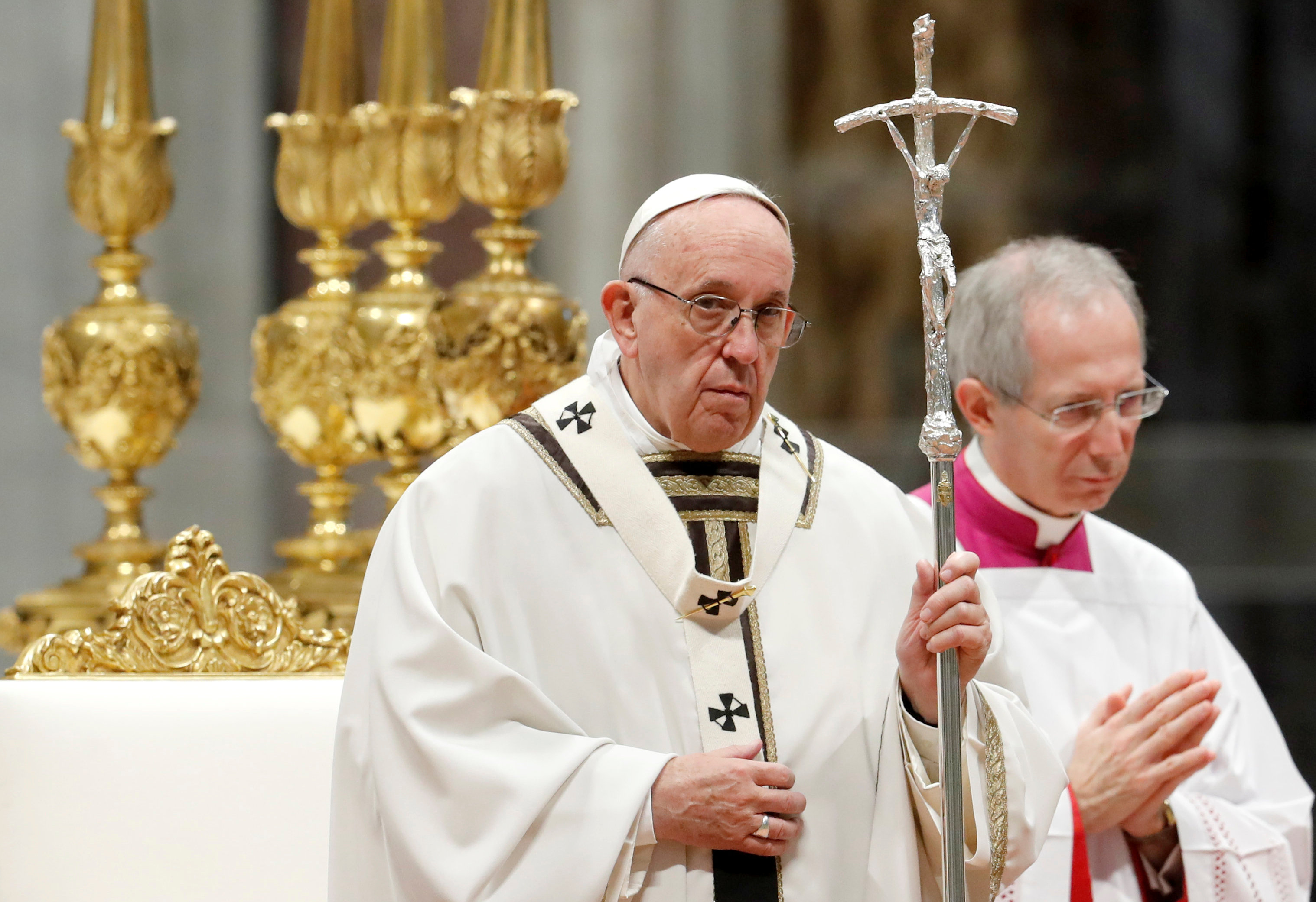 بابا الفاتيكان يترأس قداس اليوم العالمى للفقراء