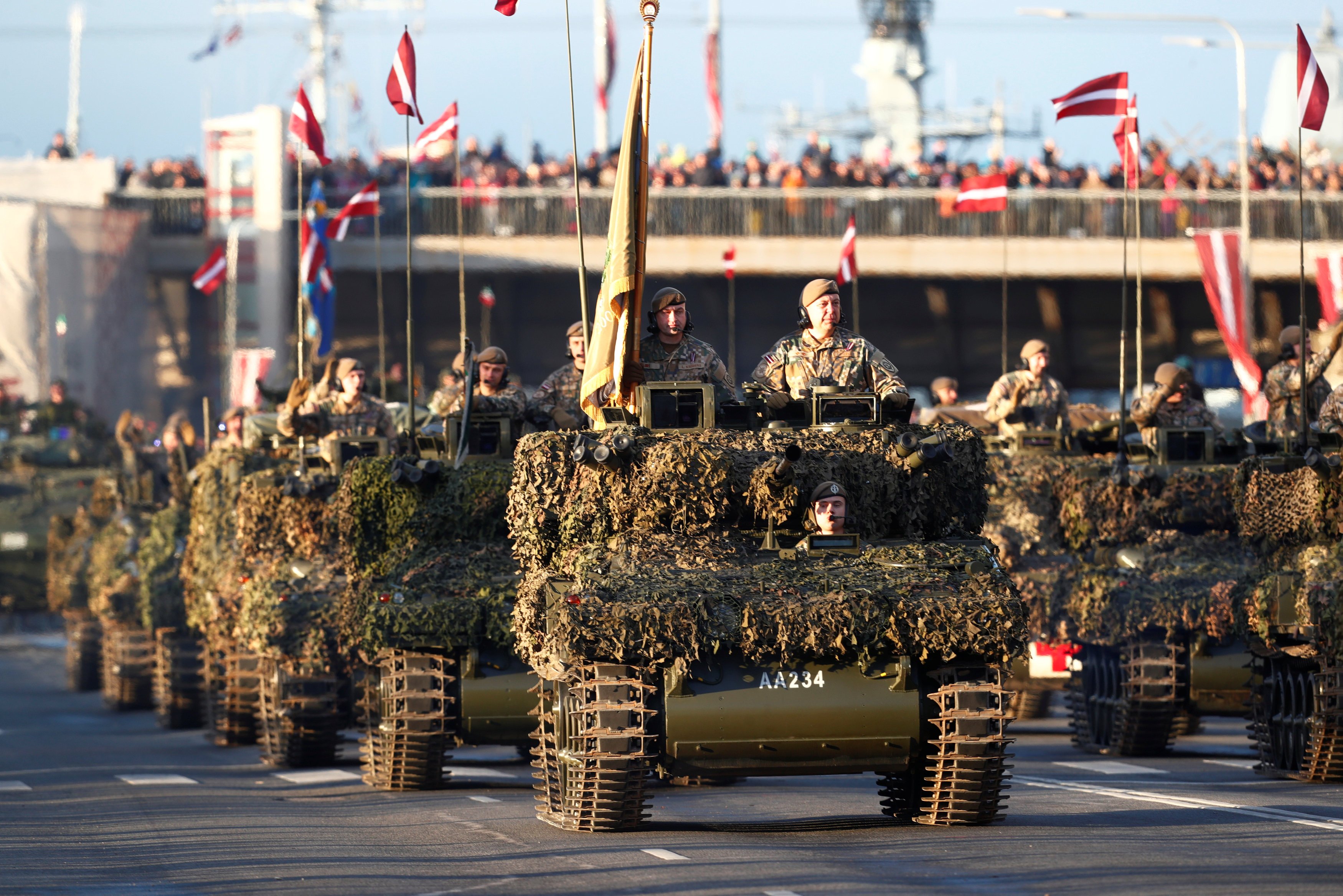 دبابات جيش لاتفيا
