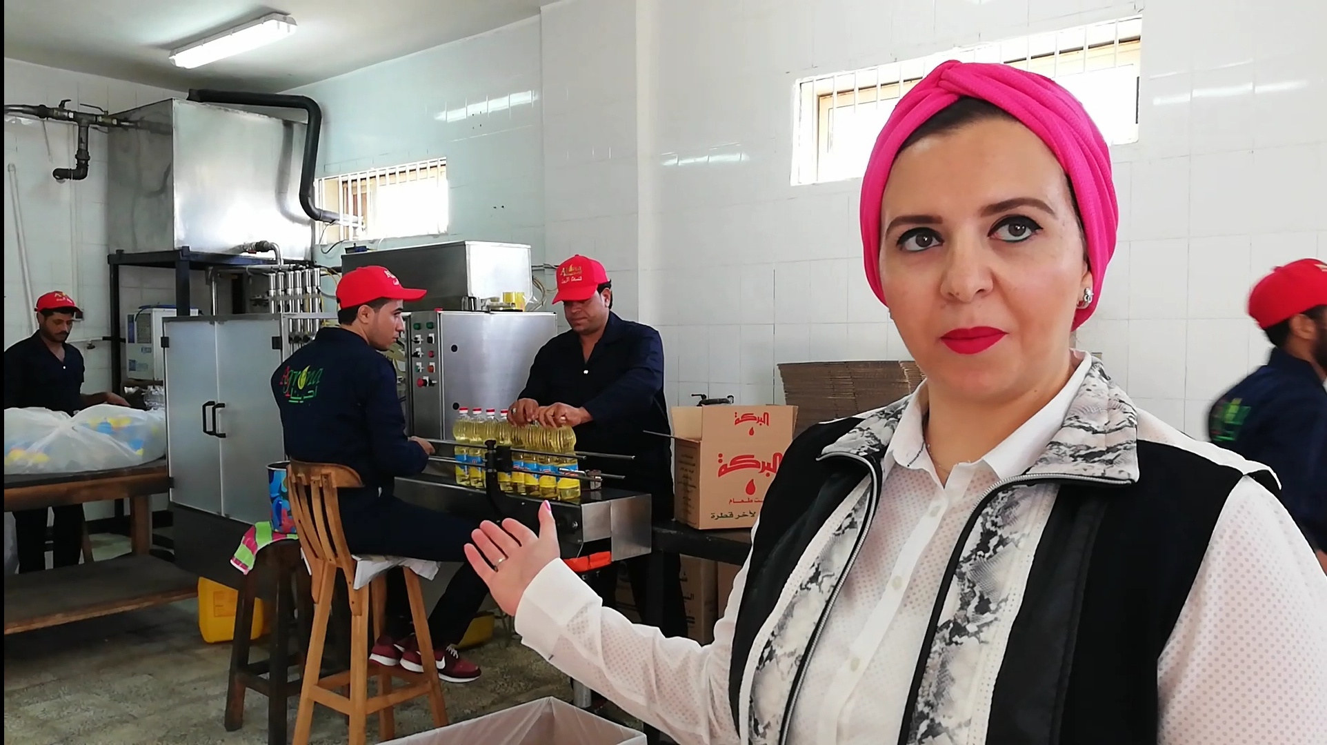 رانيا المهدى، صاحبة مصنع لتعبئة الزيوت بمدينة الغردقة (1)