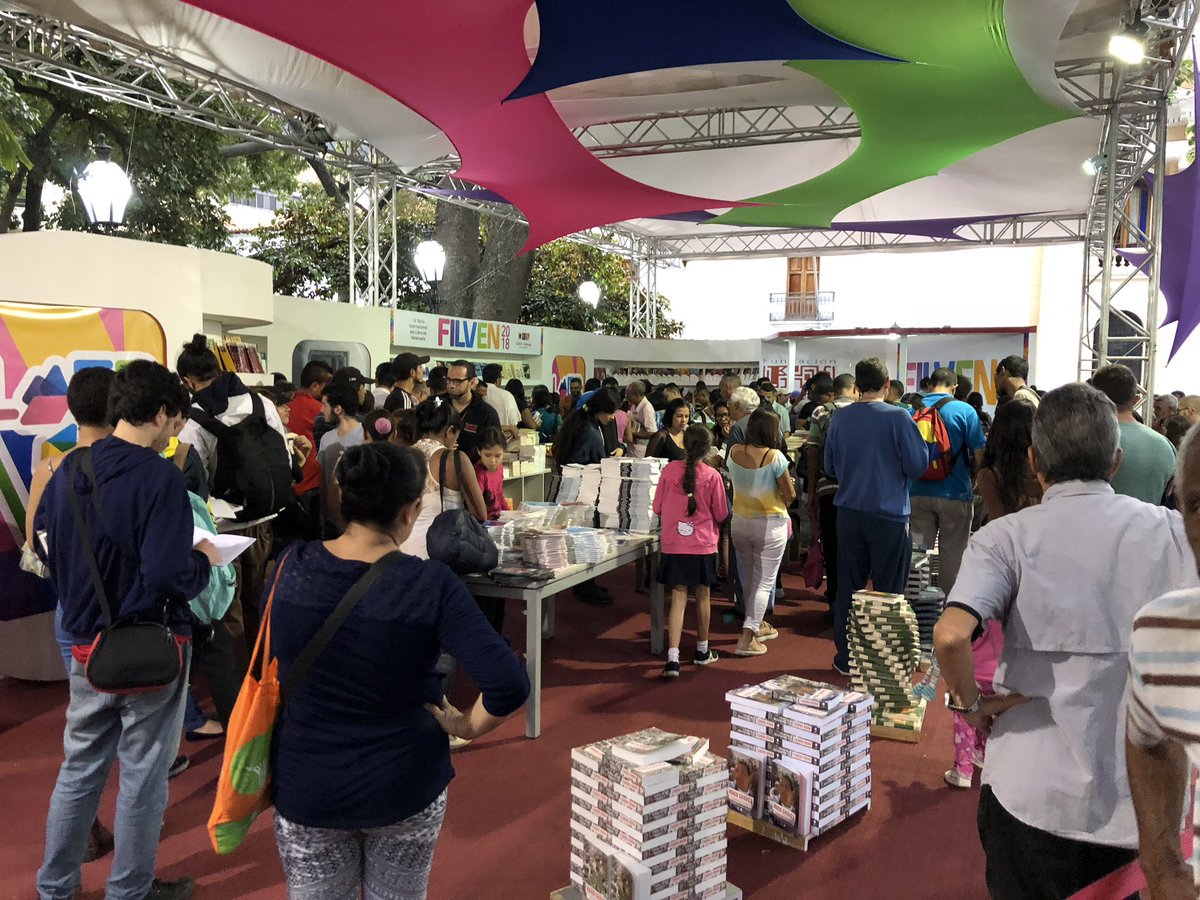  معرض فنزويلا الدولى للكتاب  (2)
