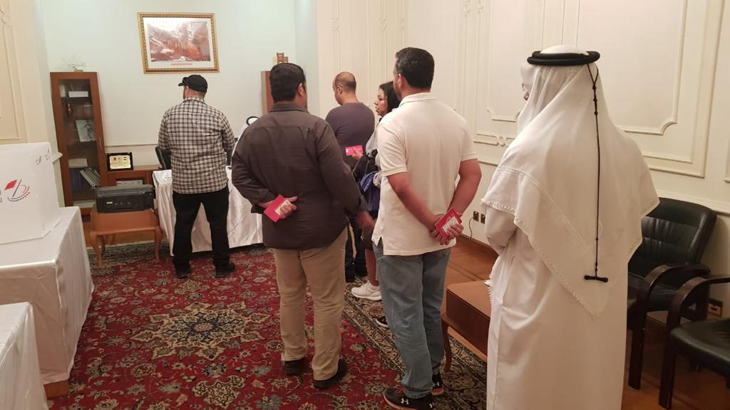 مواطنون يدلون بأصواتهم فى انتخابات البحرين (14)