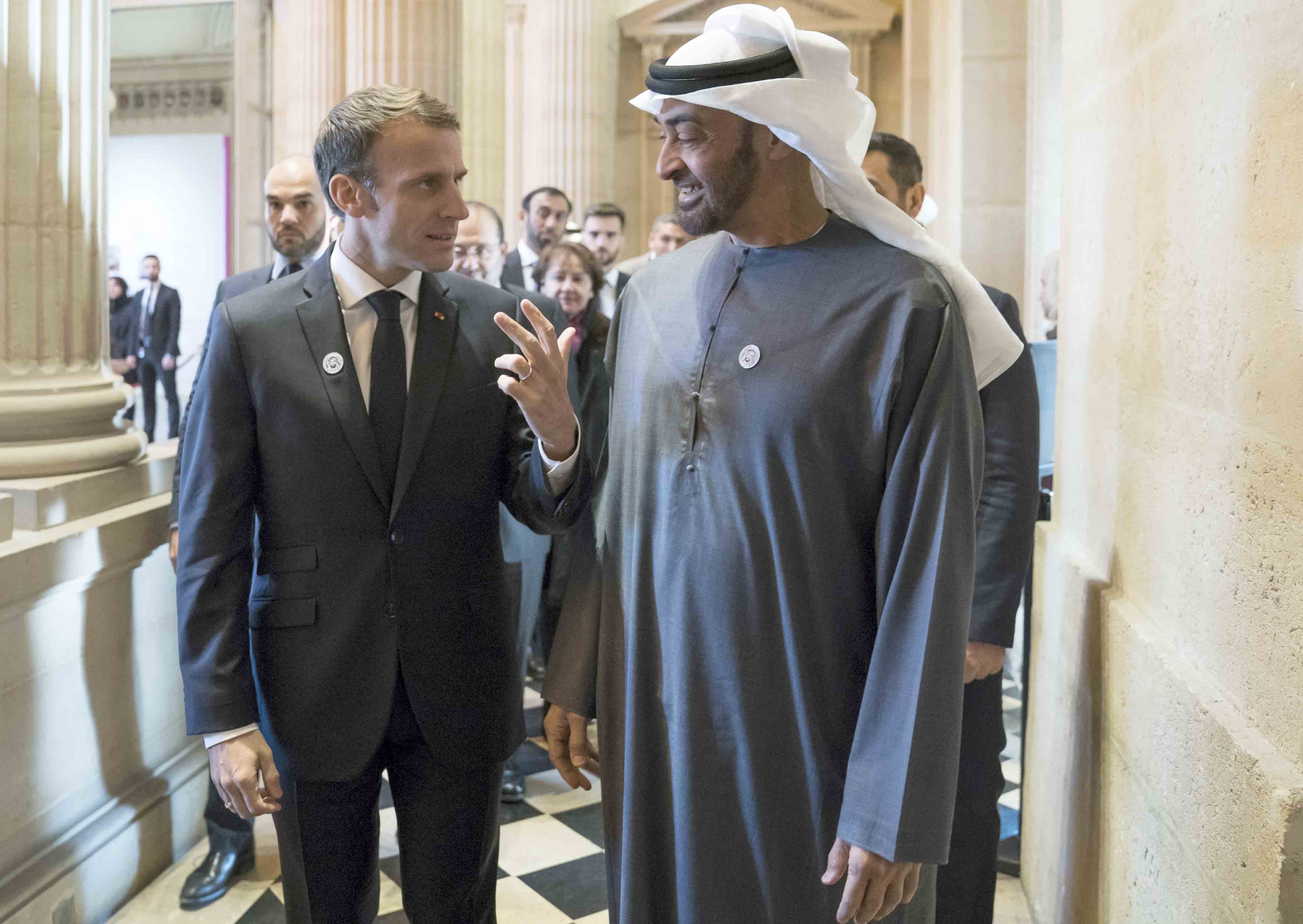 ولى عهد أبو ظبي مع رئيس فرنسا