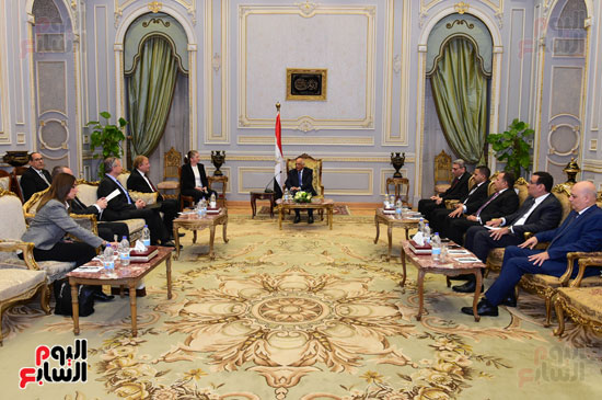 نائب رئيس برلمان المجر يؤكد تقديم بلاده منح دراسية لـ100 طالب مصرى (6)