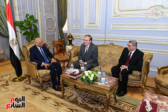 الدكتور على عبد العال رئيس مجلس النواب مع السيد سفيرأرمينيا (4)