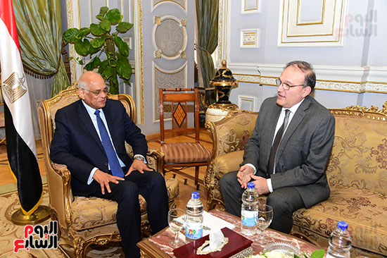 الدكتور على عبد العال رئيس مجلس النواب مع السيد سفيرأرمينيا (2)
