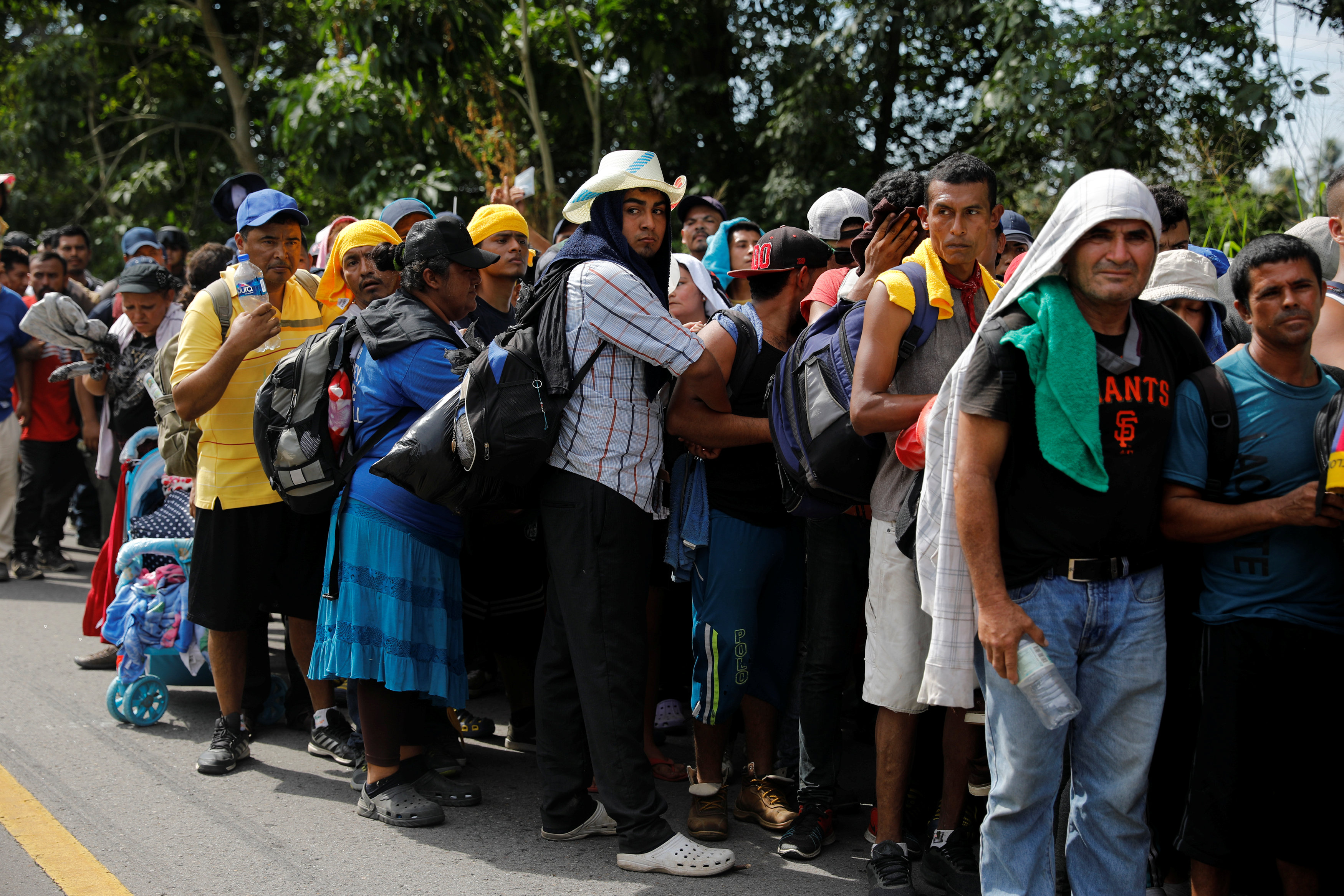 ألاف المهاجرين على الحدود بين المكسيك