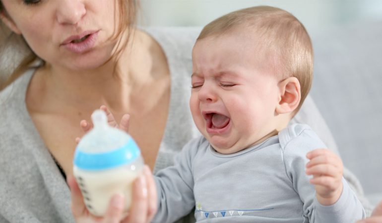 كل واحد خلع صفق  اعراض حساسية الحليب عند الرضع - اليوم السابع