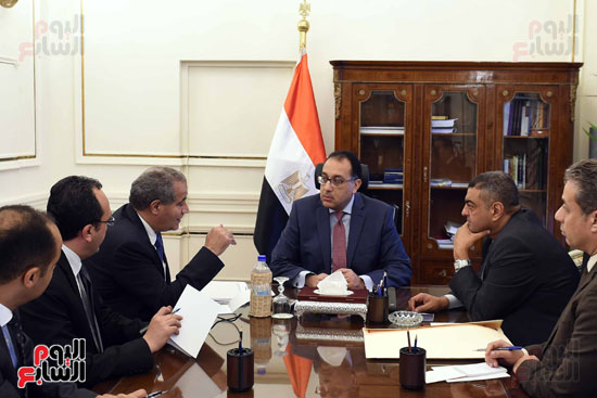 اجتماع رئيس الوزراء مع وزير التموين (3)