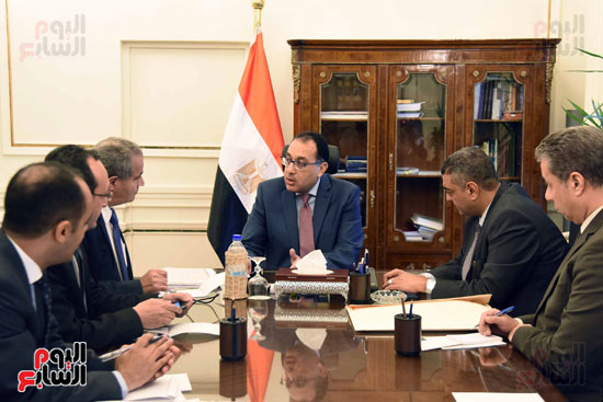 اجتماع رئيس الوزراء مع وزير التموين (1)