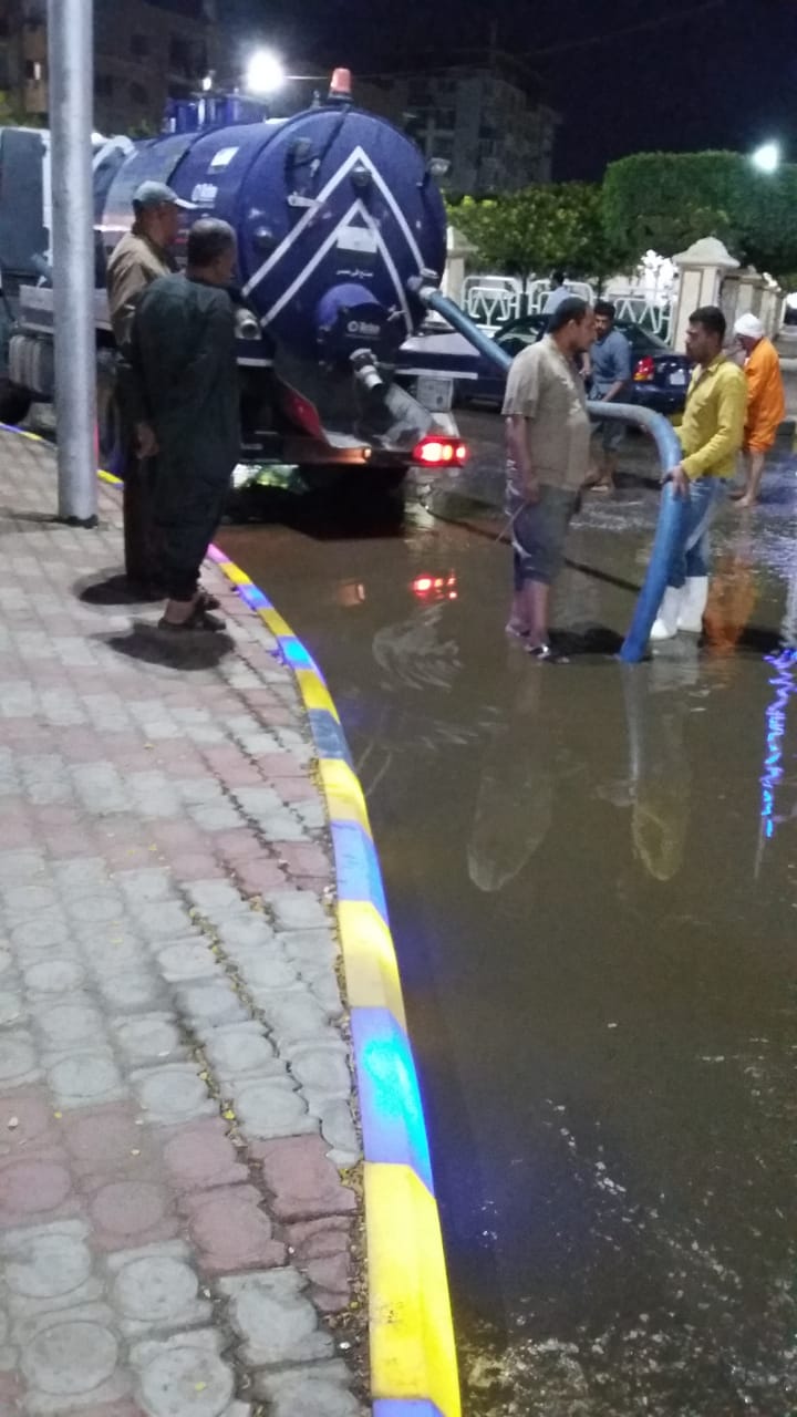 سيارات لشفط مياه الأمطار (4)
