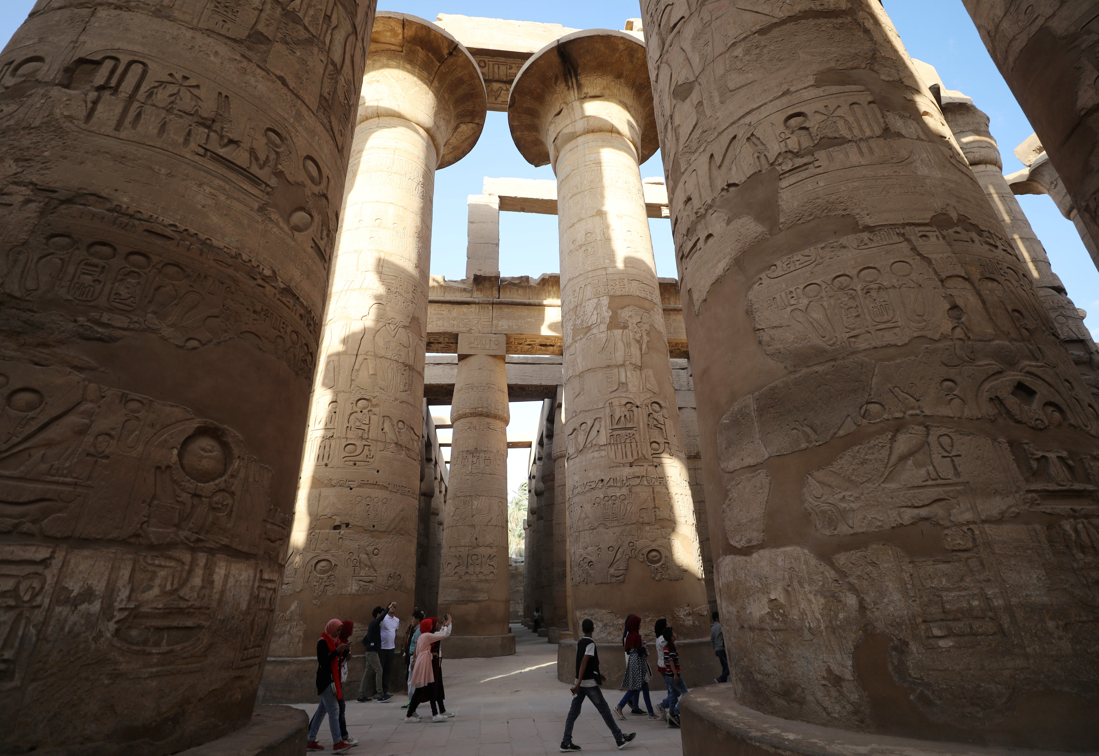 توافد مئات السياح على معبد الكرنك (12)
