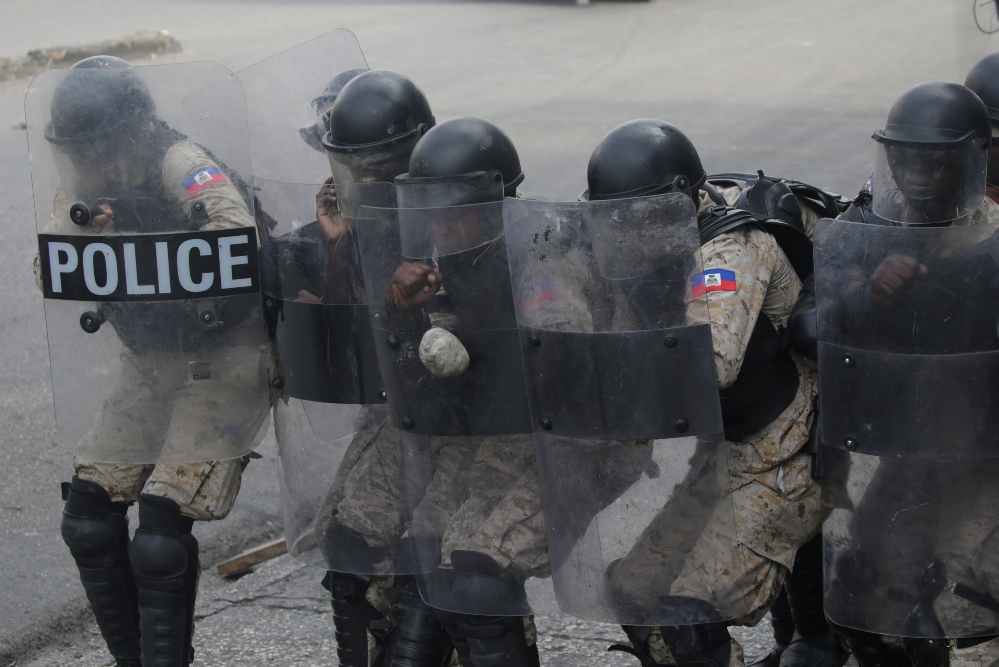 الشرطة فى هايتى تتصدى للاحتجاجات