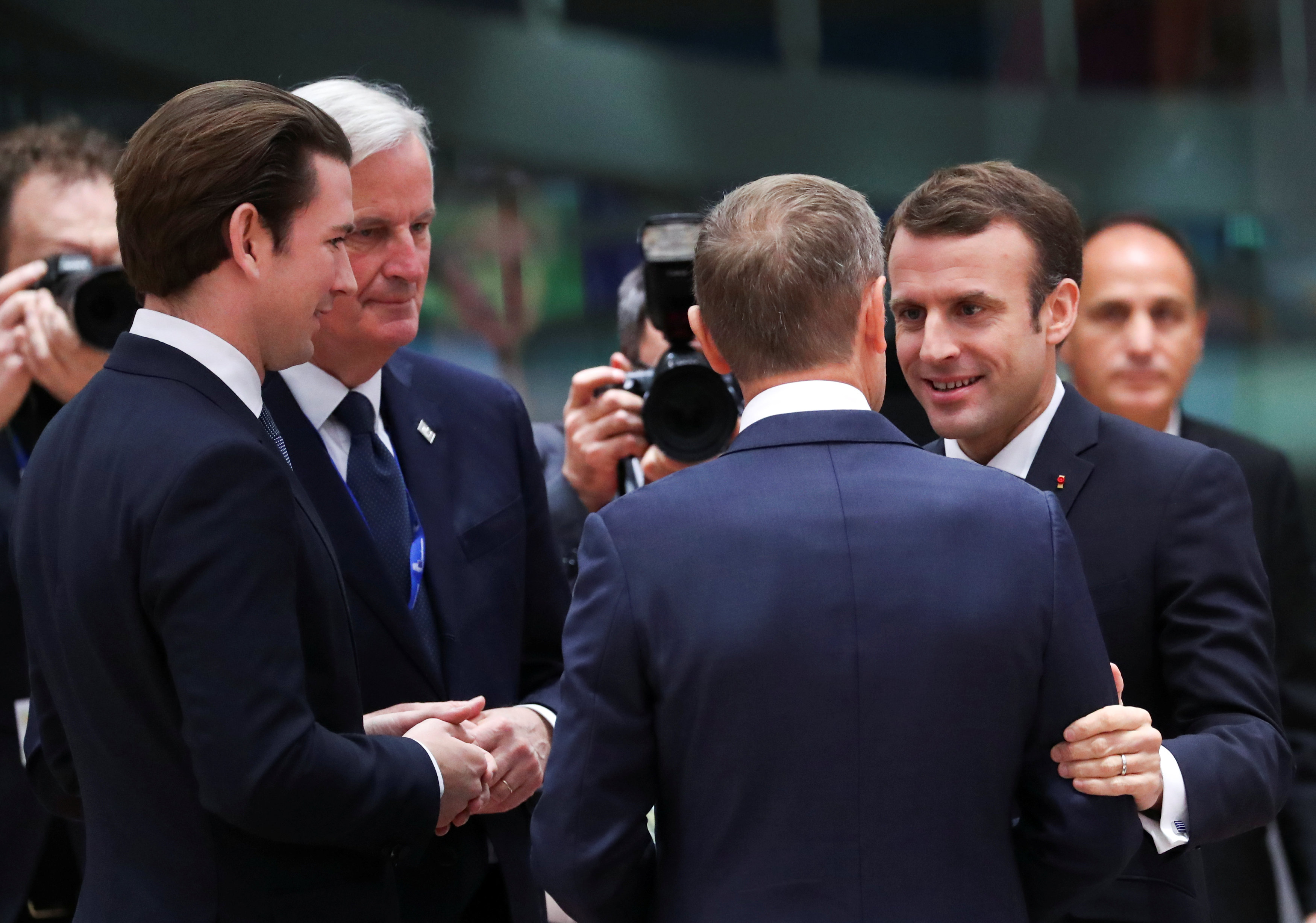 الرئيس الفرنسى فى حوار مع زعماء أوروبا