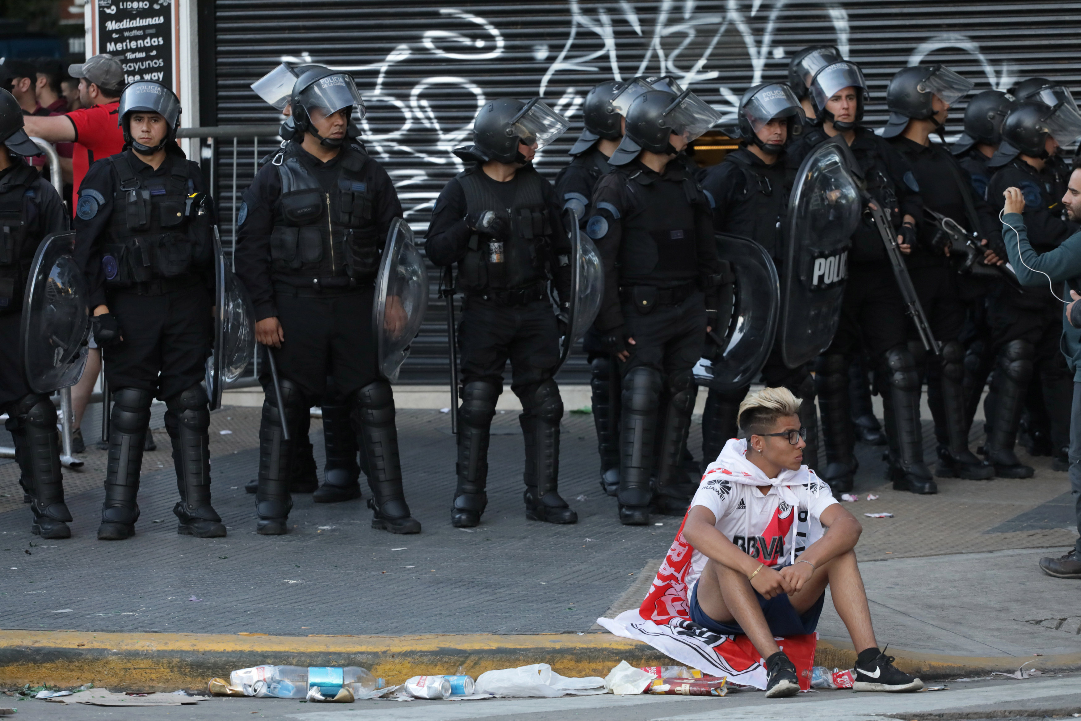 اشتباكات عنيفة بين قوات الأمن الأرجنتينية (3)