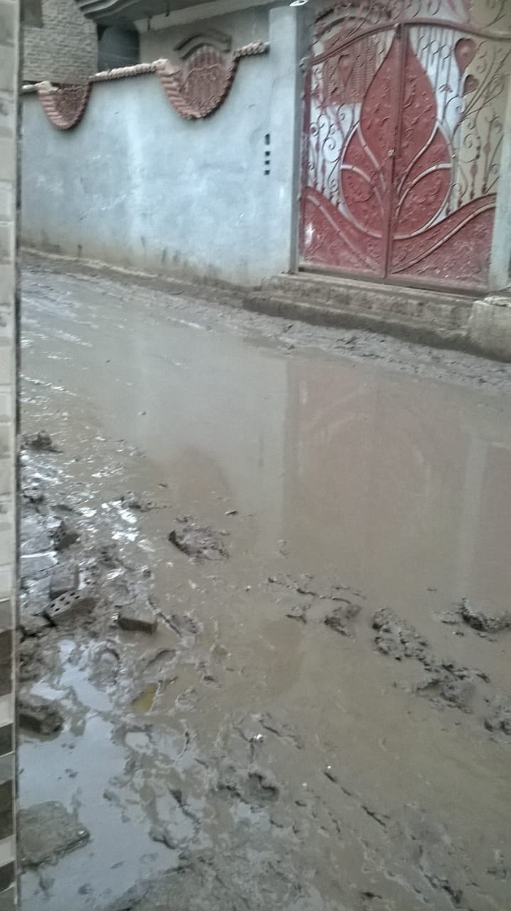 غرق شوارع ميت العز فى مياه الأمطار
