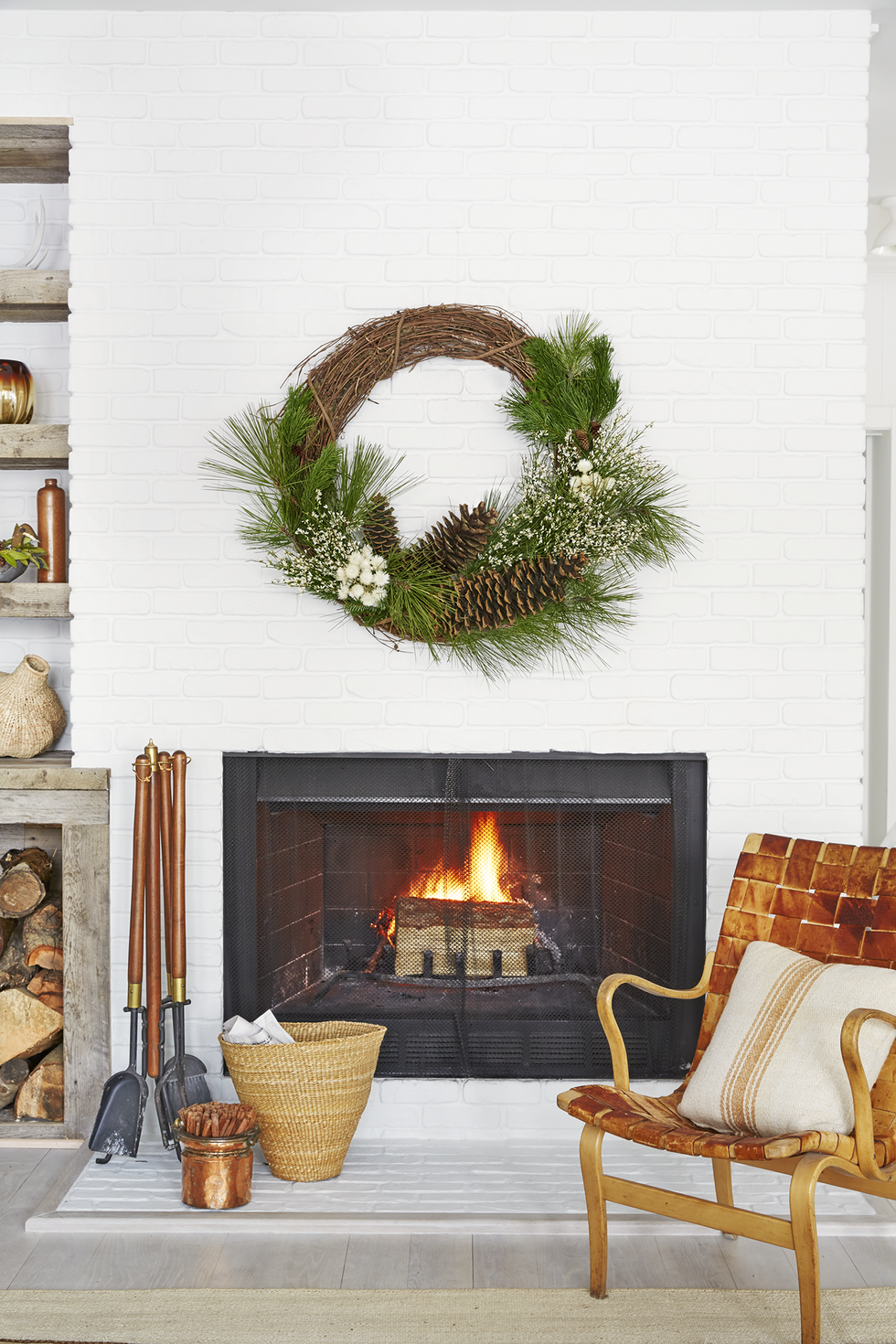 winter-decorating-ideas-wreath-1540997285