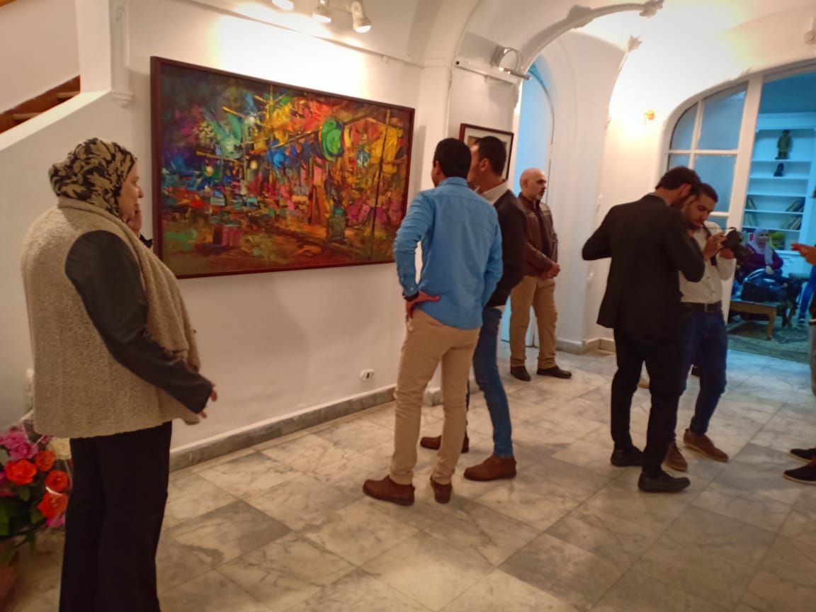 18 جانب من الحضور فى معرض الفنان الدكتور طاهر عبدالعظيم