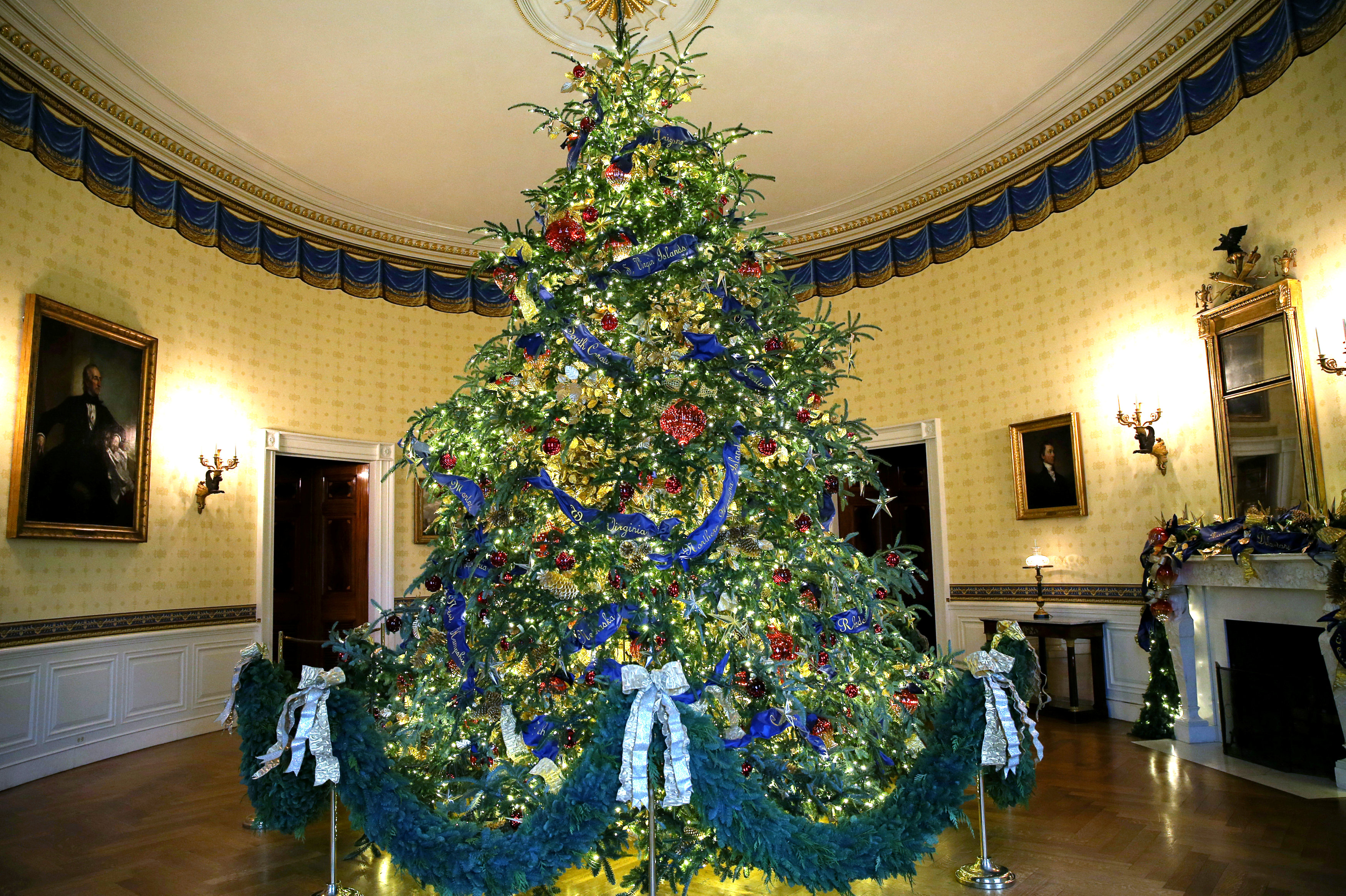 شجرة عيد الميلاد داخل البيت الأبيض