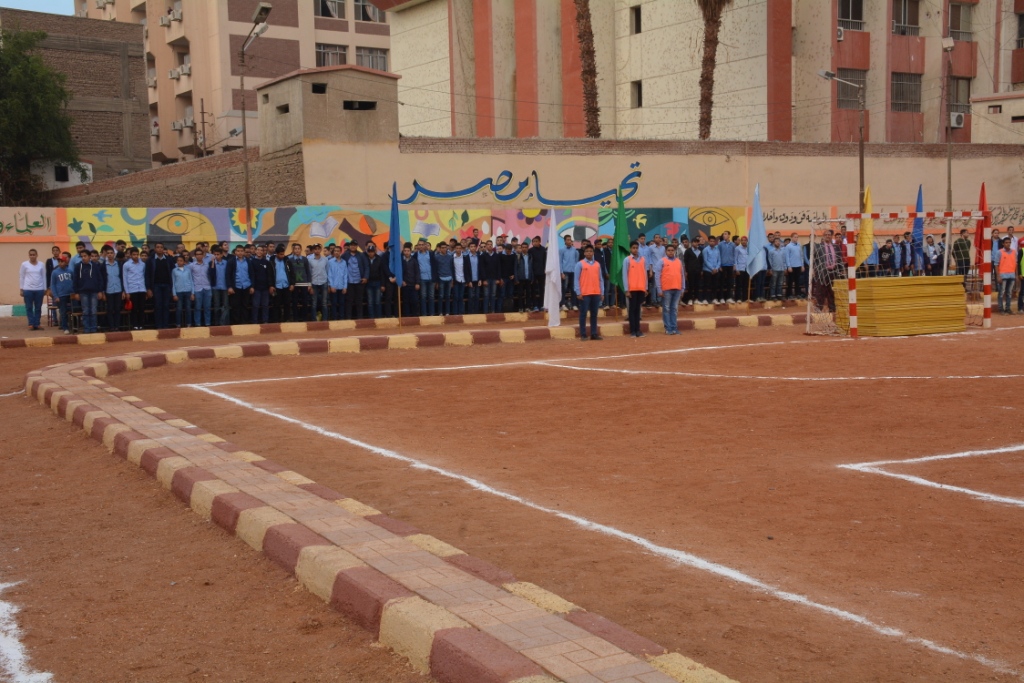 جامعة أسيوط تشارك مدرسة ناصر العسكرية احتفالها (16)