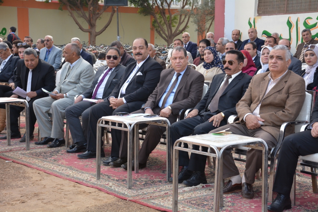 جامعة أسيوط تشارك مدرسة ناصر العسكرية احتفالها (18)