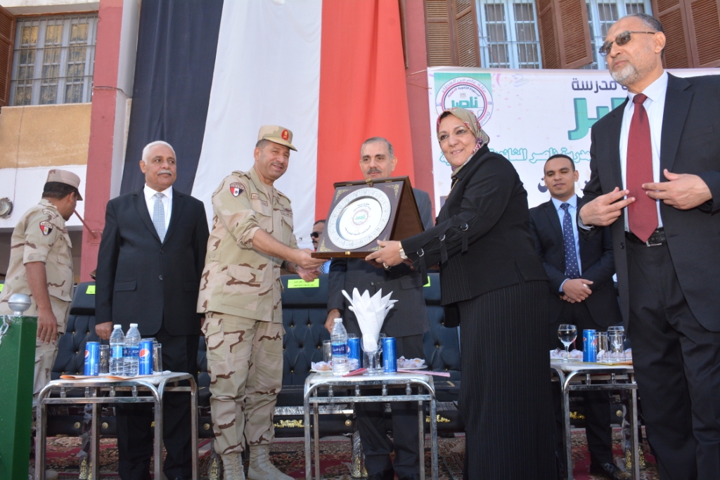 جامعة أسيوط تشارك مدرسة ناصر العسكرية احتفالها (7)