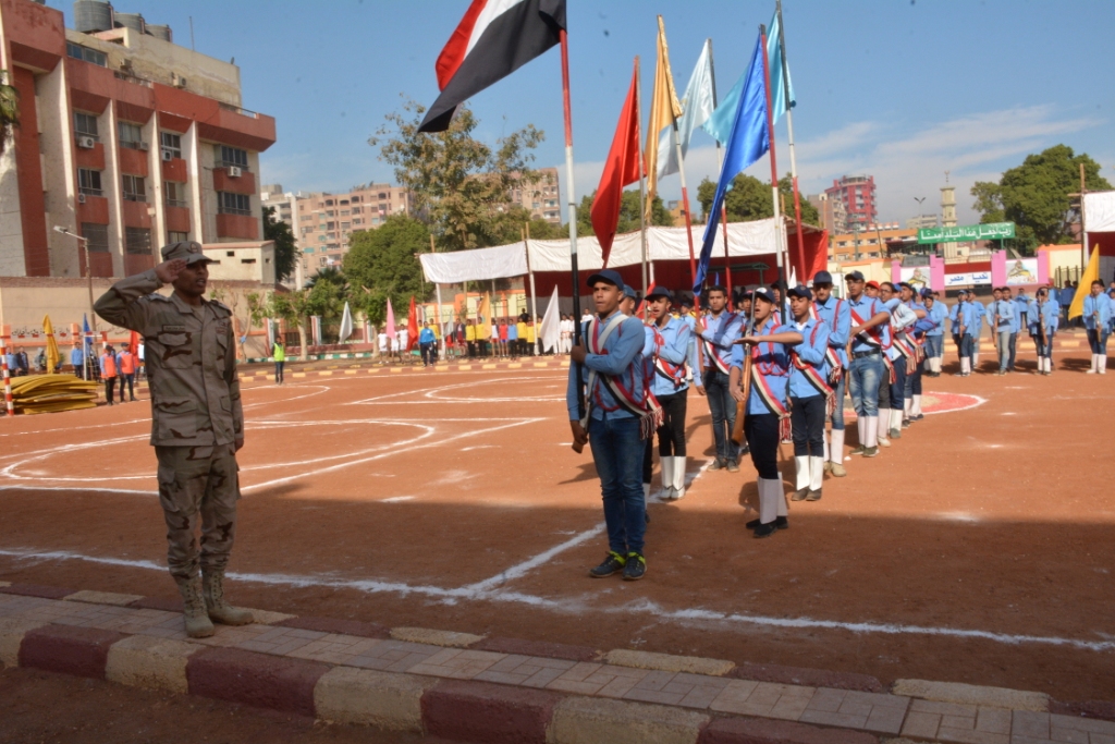جامعة أسيوط تشارك مدرسة ناصر العسكرية احتفالها (10)