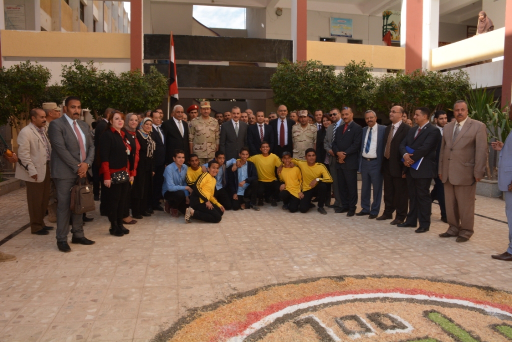 جامعة أسيوط تشارك مدرسة ناصر العسكرية احتفالها (12)