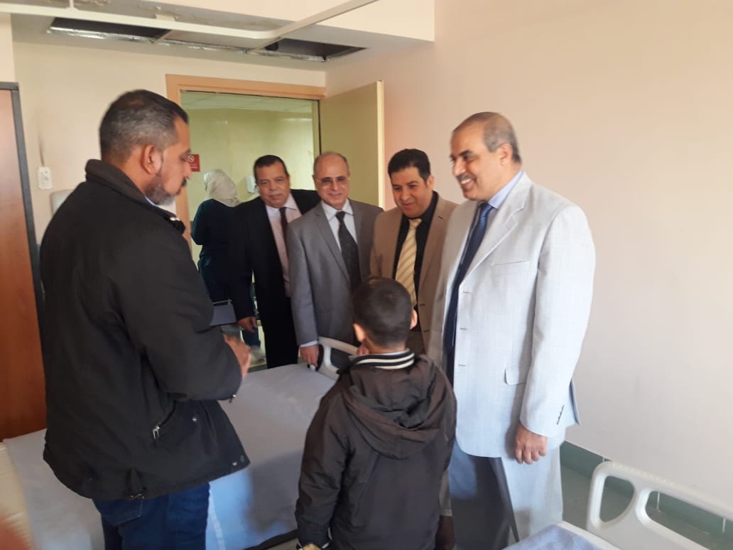  المحرصاوي يطمئن على أطفال الشفة الأرنبية بمستشفي جامعة الأزهر التخصصي (2)