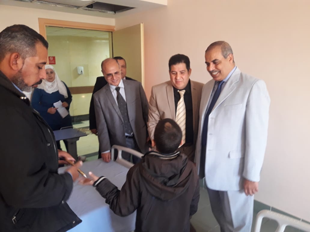  المحرصاوي يطمئن على أطفال الشفة الأرنبية بمستشفي جامعة الأزهر التخصصي (4)