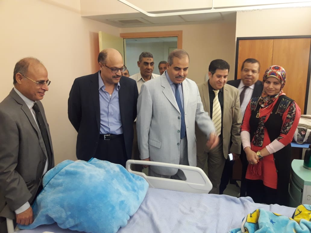  المحرصاوي يطمئن على أطفال الشفة الأرنبية بمستشفي جامعة الأزهر التخصصي (1)