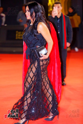 موضة الظهر العارى تسيطر على إطلالات النجمات فى مهرجان القاهرة (8)