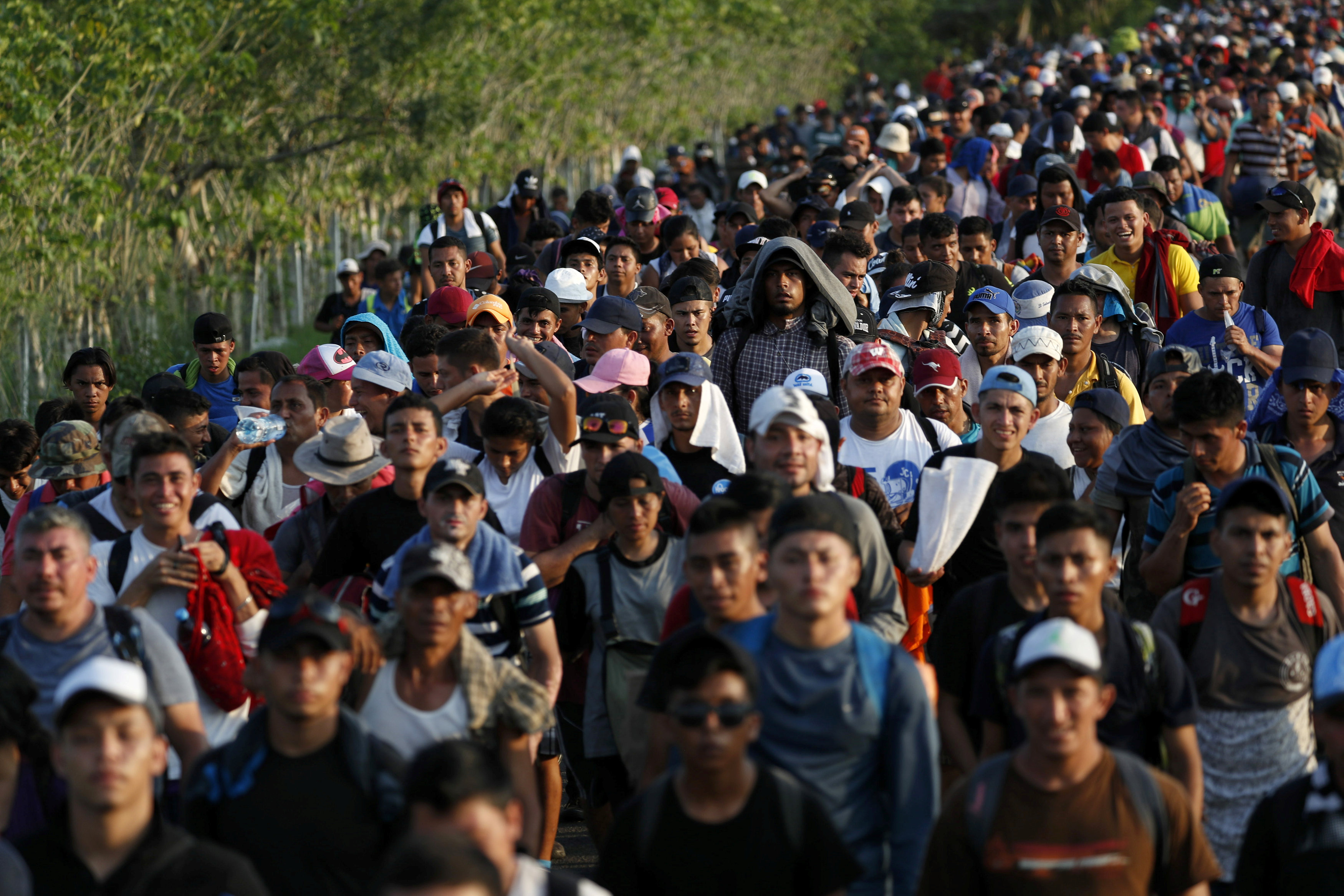 آلاف المهاجرين فى أمريكا الوسطى 