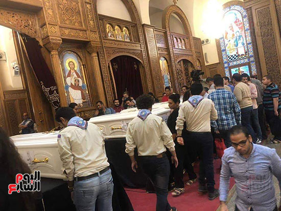  صلوات الجنازة على جثامين شهداء حادث المنيا بكنيسة الأمير تادرس (1)