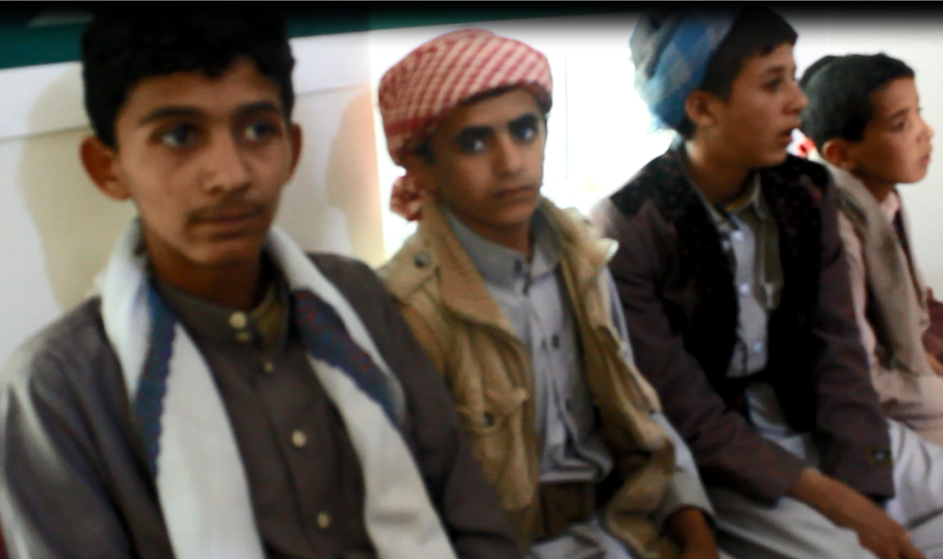 أطفال أعادهم التحالف من معسكرات الحوثى