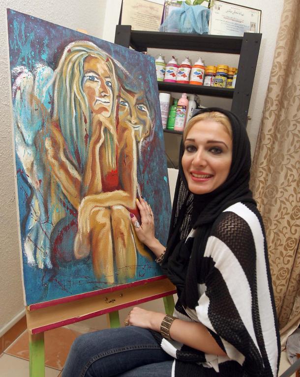 الفنانة التشكيلية السعودية غدير حافظ  (1)