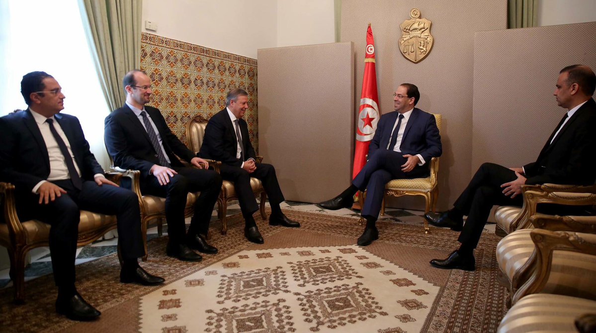 رئيس وزراء تونس مع رئيس الاتحاد التونسي ورئيس الترجي