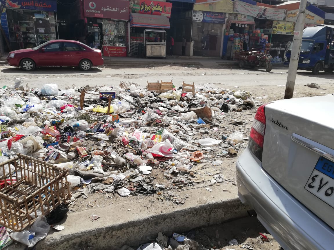 القمامة بشارع المجزر الآلى فى الهرم (1)