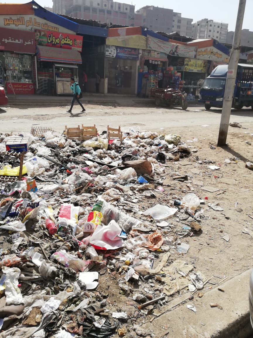 القمامة بشارع المجزر الآلى فى الهرم (5)