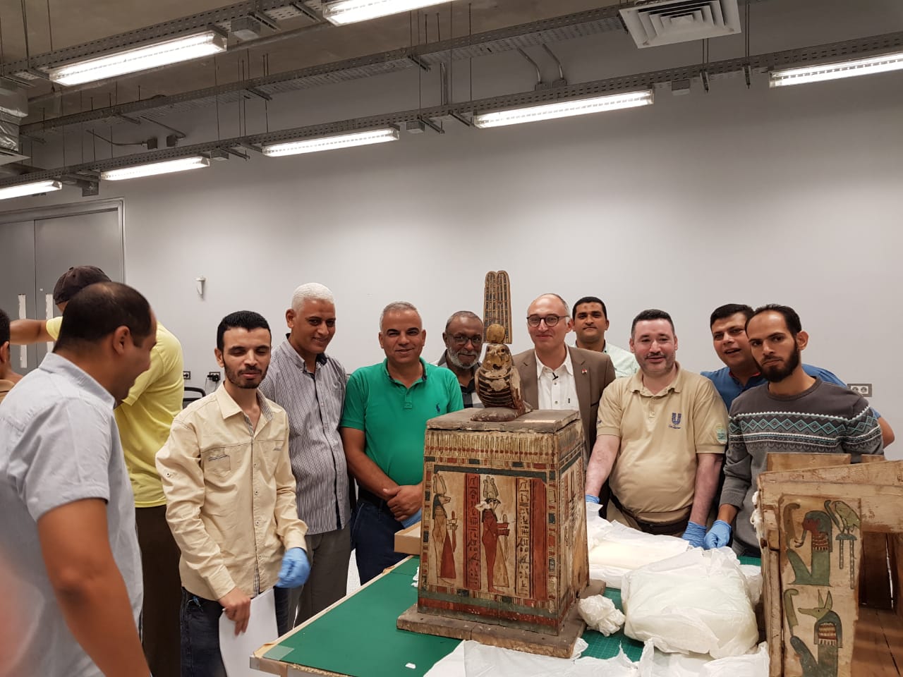 المتحف المصرى الكبير يستقبل مجموعة من مقتينات توت عنخ آمون (5)