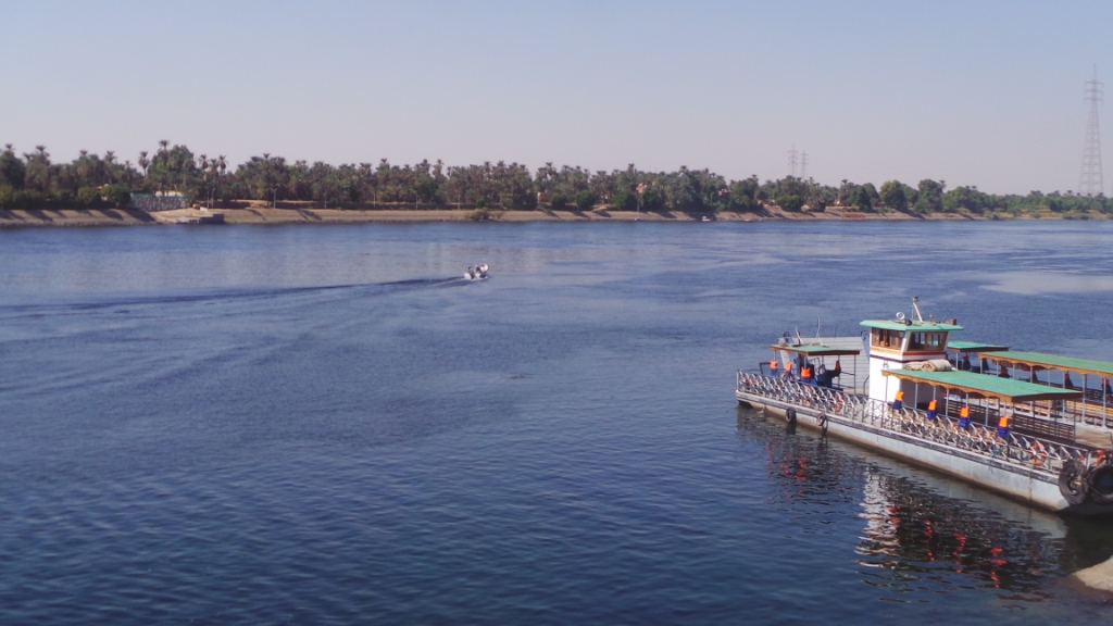 نهر النيل قبل البدء فى إنشاء المحور