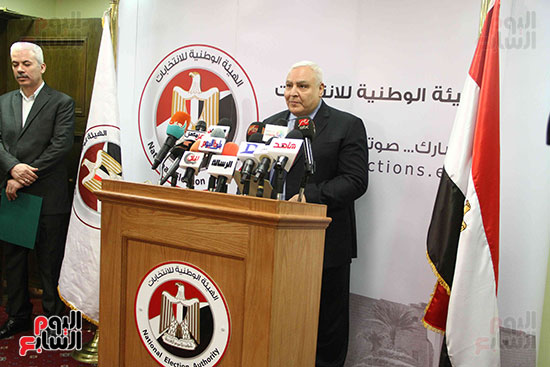 صور لاشين إبراهيم رئيس الهيئة الوطنية للانتخابات (6)