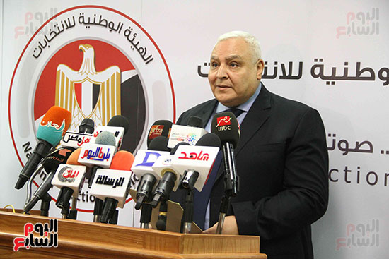 صور لاشين إبراهيم رئيس الهيئة الوطنية للانتخابات (5)