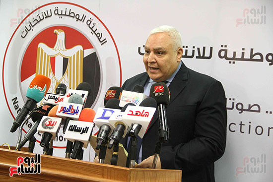 صور لاشين إبراهيم رئيس الهيئة الوطنية للانتخابات (8)