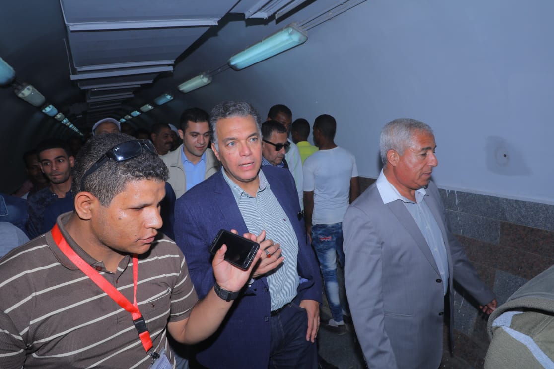 وزير النقل يتفقد نفق مشاه كوم امبو بعد افتتاحة (2)
