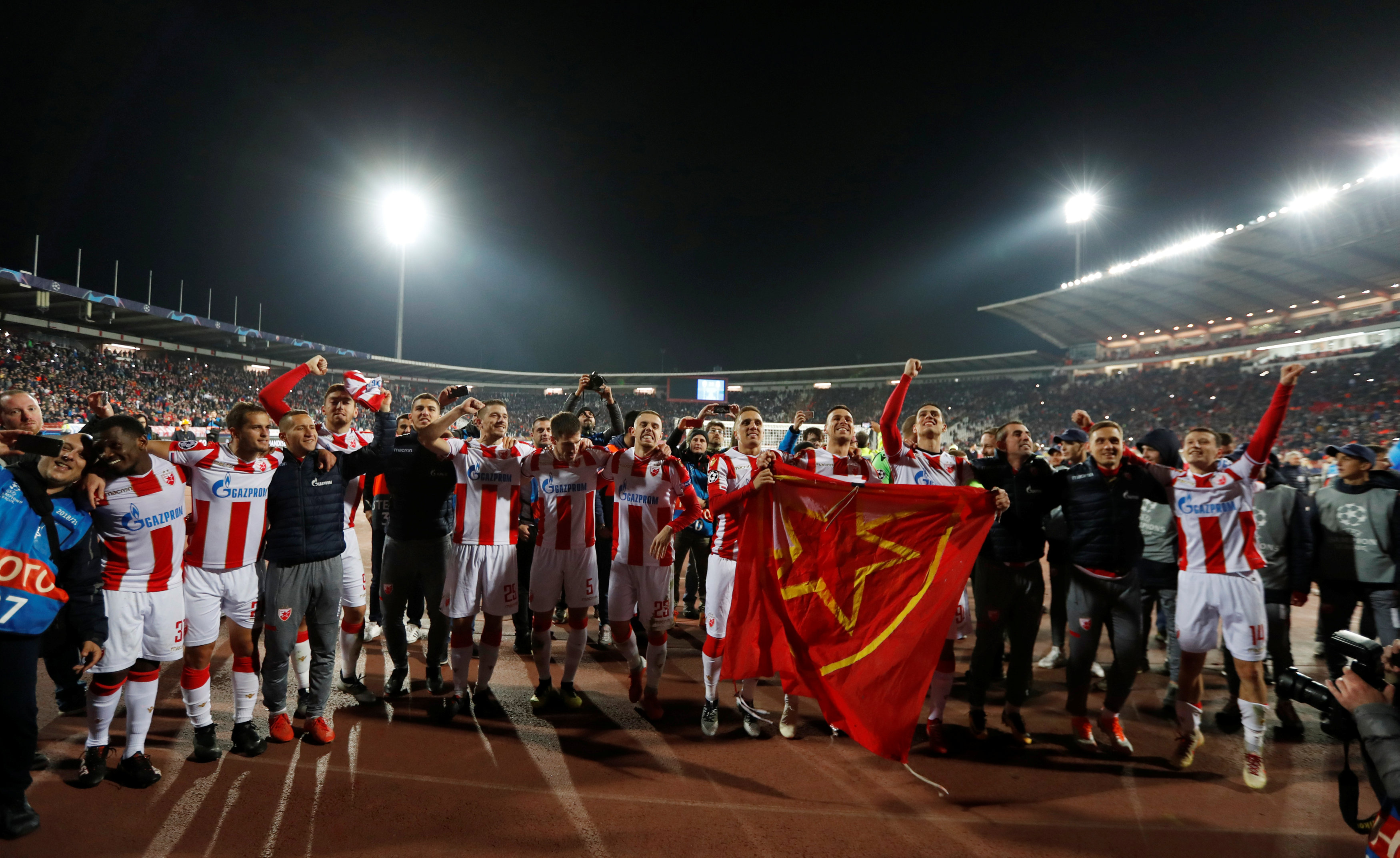 سقوط ليفربول أمام النجم الأحمر في دوري الأبطال بثنائية