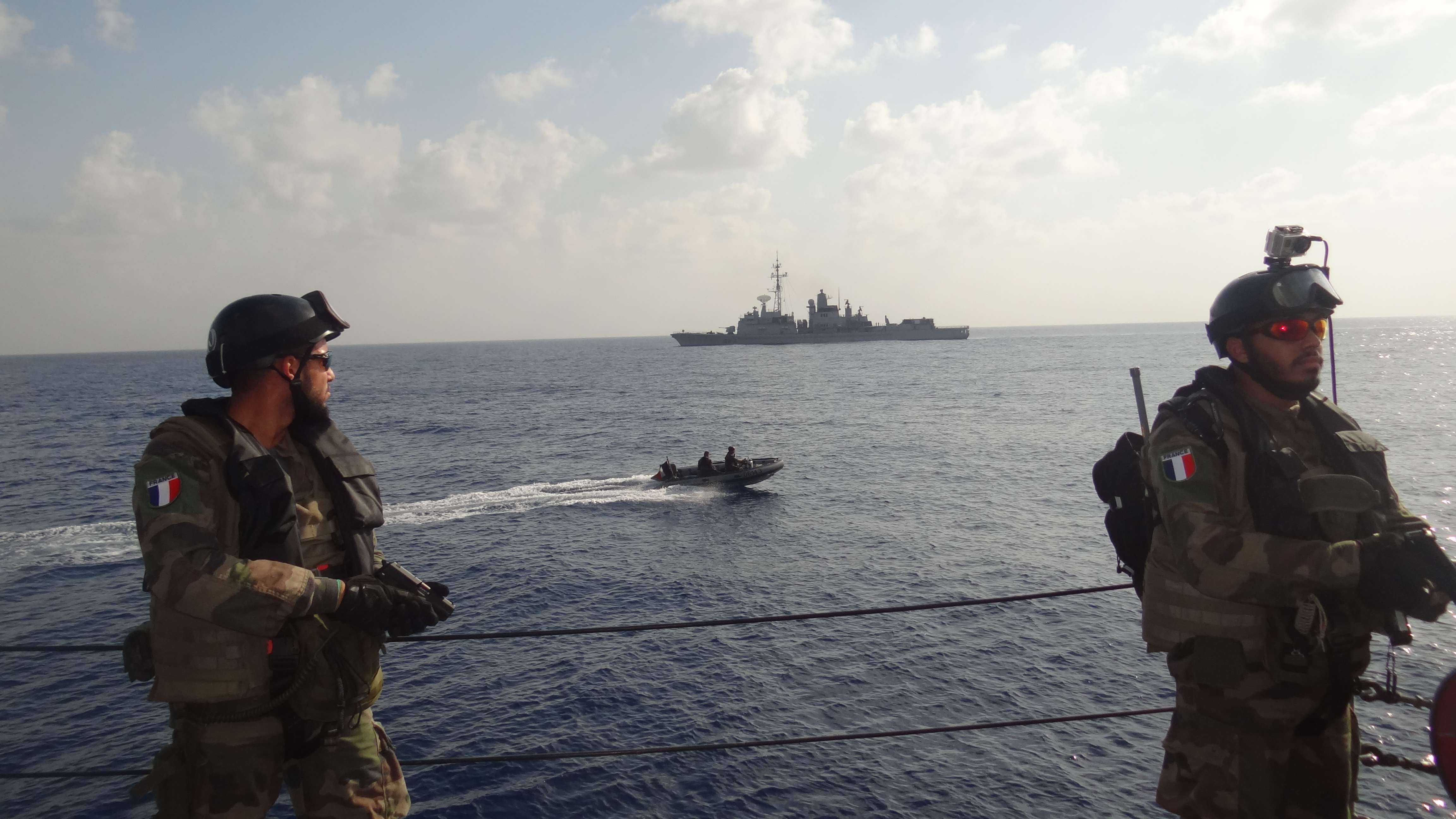القوات البحرية المصرية والفرنسية تنفذان تدريب عابر بنطاق البحر المتوسط (1)