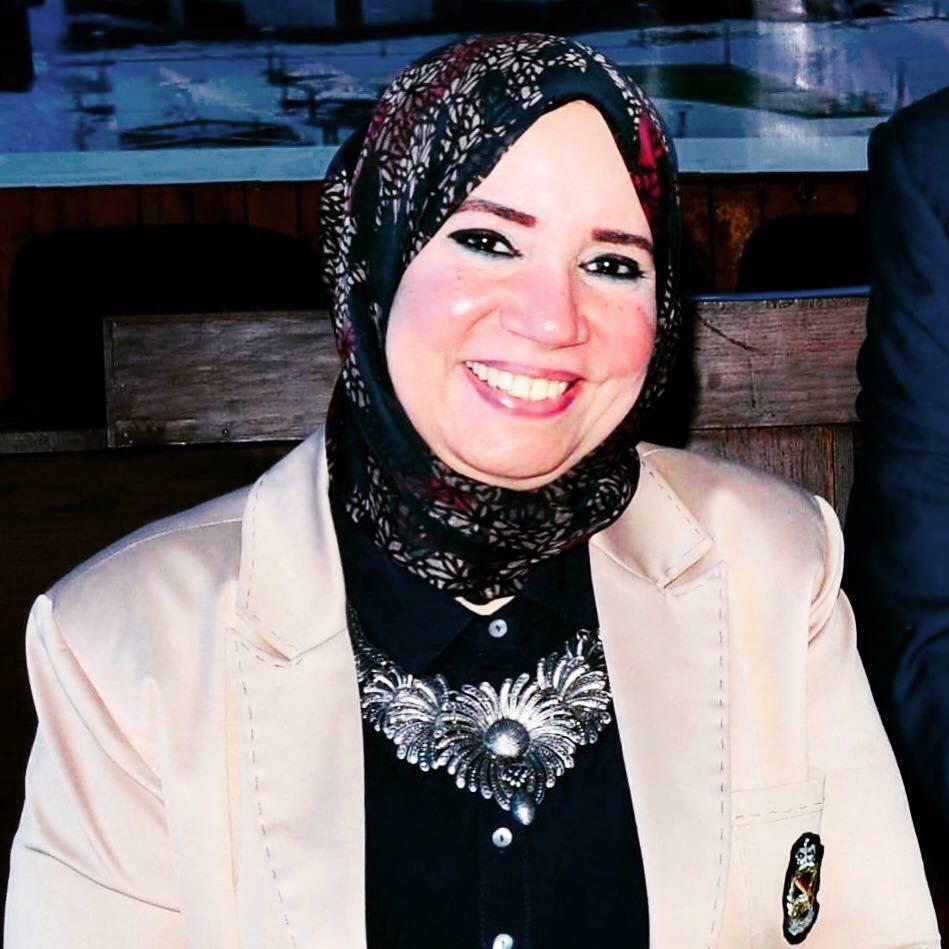 الدكتورة عزة عثمان الدكتورة عزة عثمان