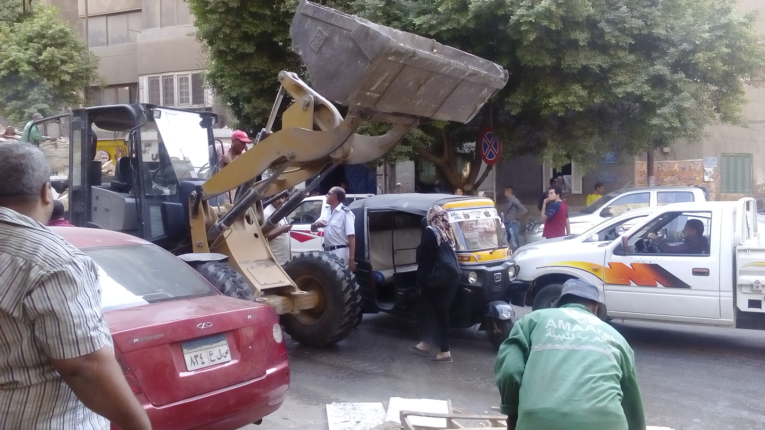 حملة مكبرة لرفع الإشغالات بالساحل فى القاهرة (3)