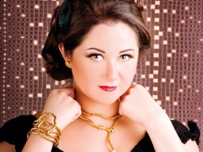 مى نور الشريف مى نور الشريف